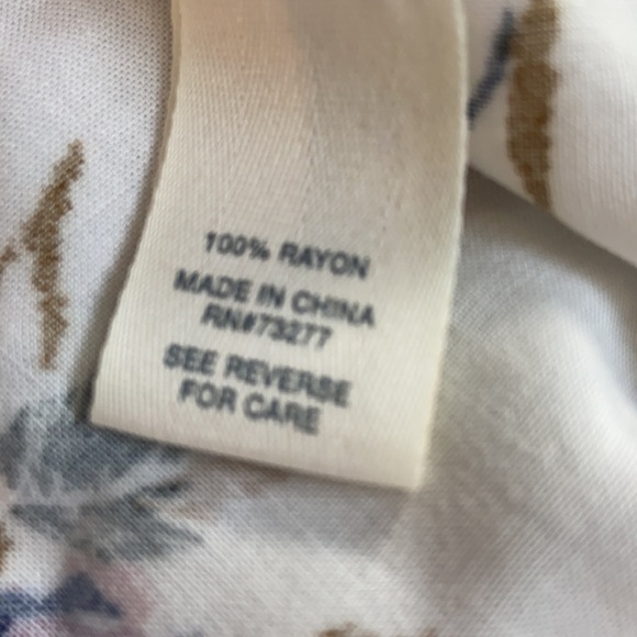 Floral top - Picture 3 of 3